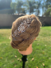 Load image into Gallery viewer, Gold wedding comb with pearls and rhinestones