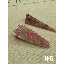Load image into Gallery viewer, 2 PC- Triangle Resin Hair Barrettes Alligator Hair Clips
